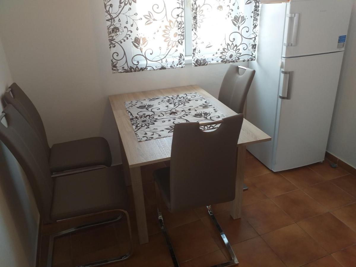 Apartmani Marijanovic Vir Exterior foto
